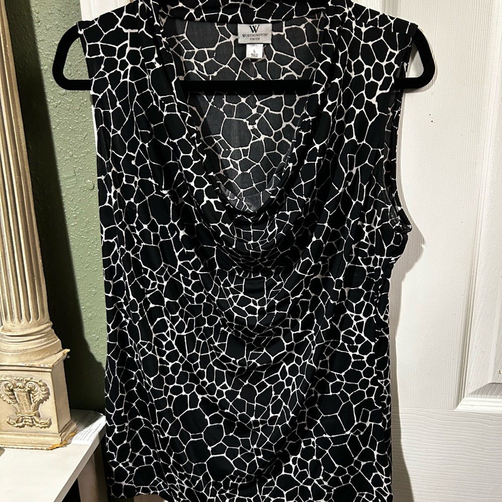 T.132 Worthington Monochrome Geometric Blouse
